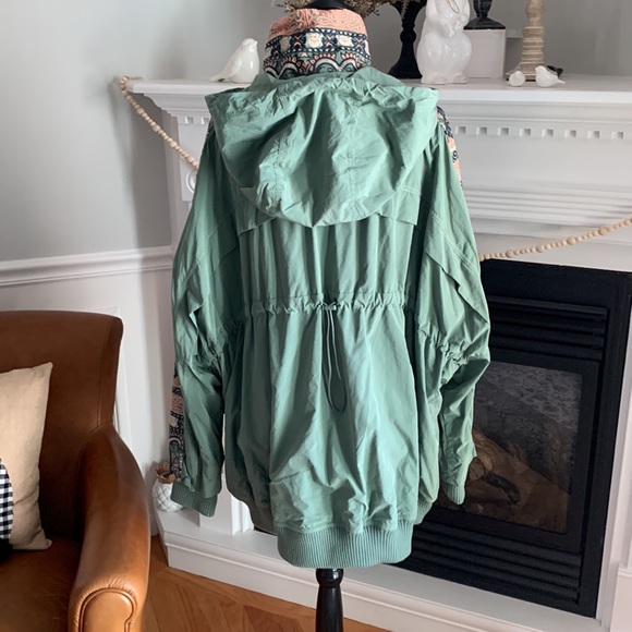 🌼FREE PEOPLE EMBROIDERED LIGHTWEIGHT JACKET🌼 - Picture 5 of 8